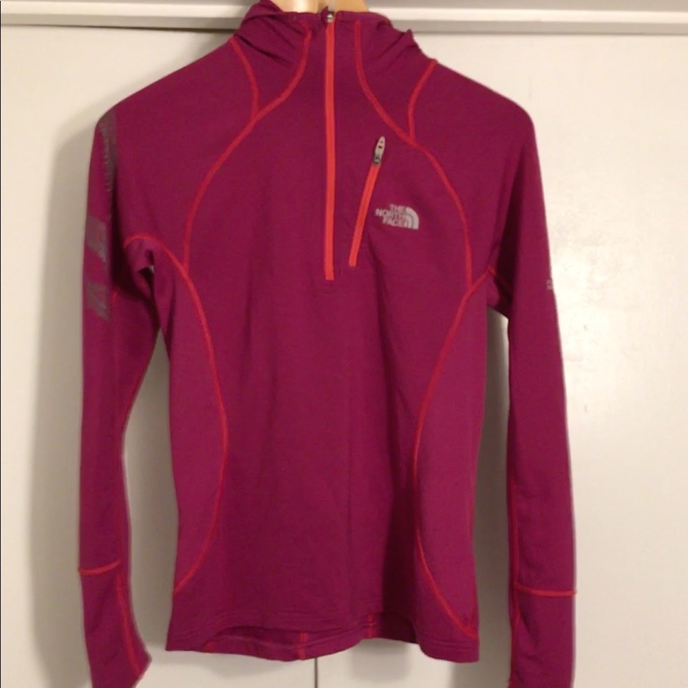 Women’s NorthFace long sleeve hooded pullover